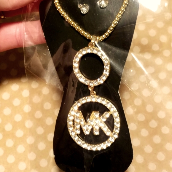 NWT Faux Diamond Logo Necklace & Earrings Set - GOLD COLOR - Picture 1 of 10